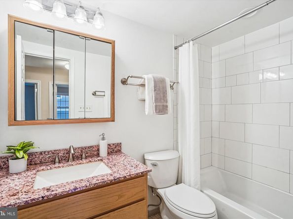 24 S Abingdon Street, Arlington VA 22204