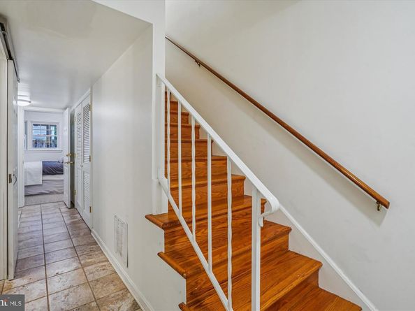 24 S Abingdon Street, Arlington VA 22204