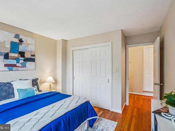 24 S Abingdon Street, Arlington VA 22204