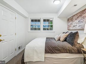 24 S Abingdon Street, Arlington VA 22204