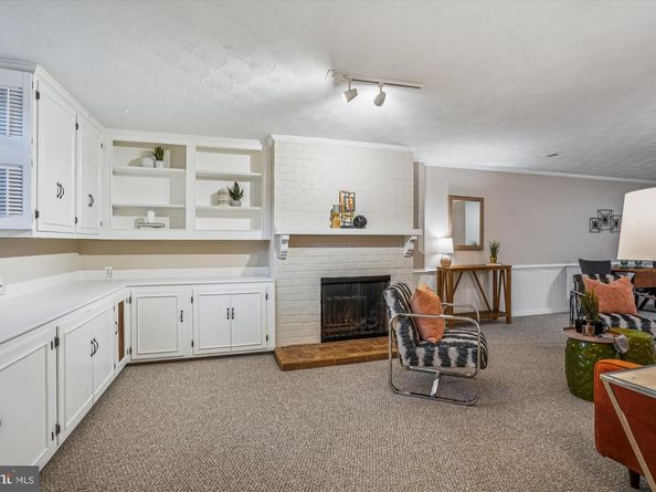 24 S Abingdon Street, Arlington VA 22204