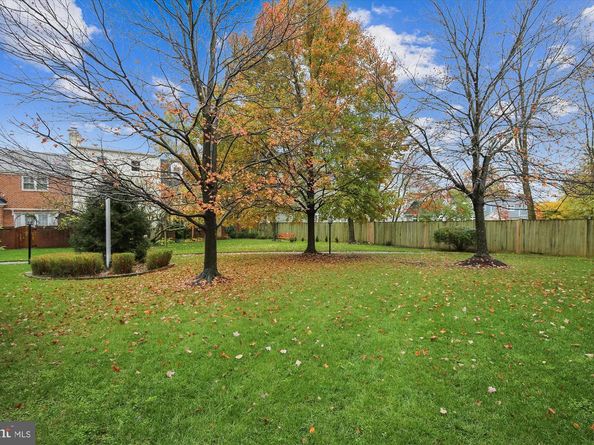 24 S Abingdon Street, Arlington VA 22204