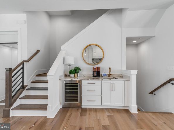 8201 River Road, Bethesda MD 20817