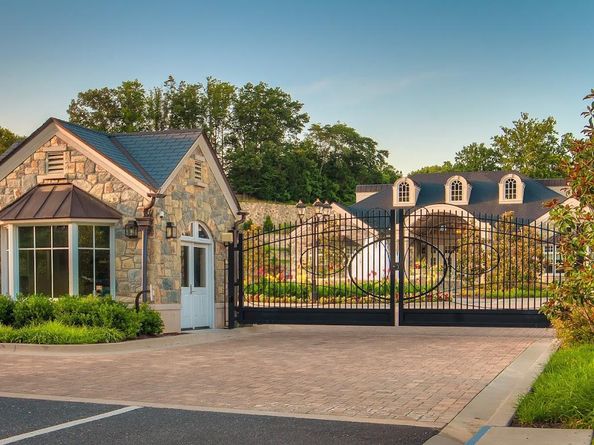 8201 River Road, Bethesda MD 20817