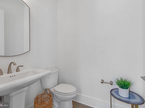 8201 River Road, Bethesda MD 20817