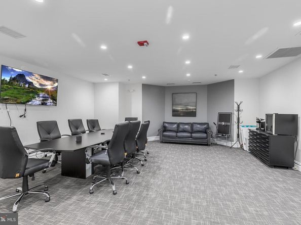 8201 River Road, Bethesda MD 20817