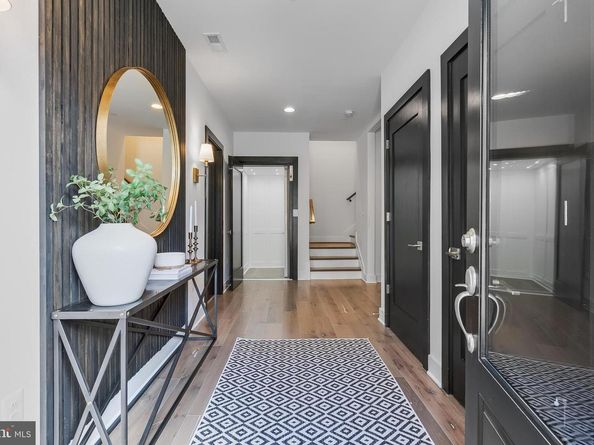 8201 River Road, Bethesda MD 20817