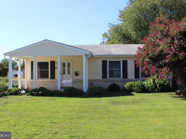 111 N Hickory Road, Sterling VA 20164