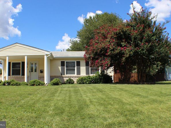 111 N Hickory Road, Sterling VA 20164