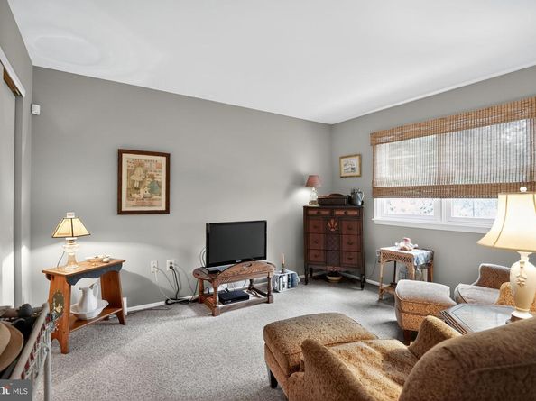 2006 Lodges Lane, Oreland PA 19075