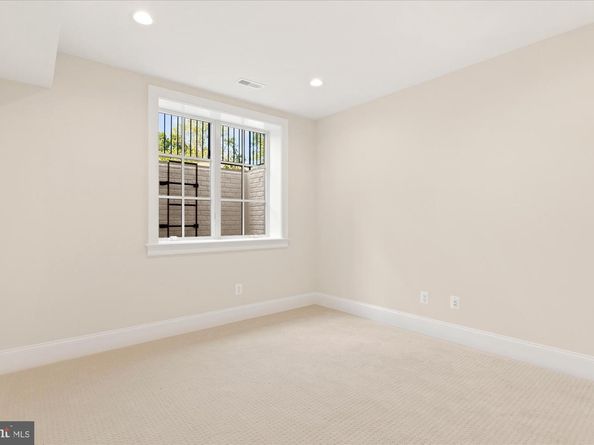 3718 N Woodrow Street, Arlington VA 22207