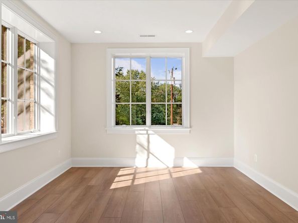 3718 N Woodrow Street, Arlington VA 22207