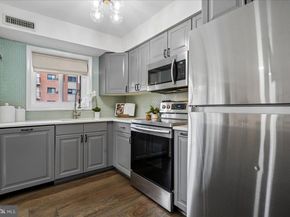 3220 S 28TH Street 202, Alexandria VA 22302