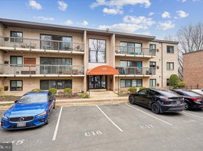 3220 S 28TH Street 202, Alexandria VA 22302