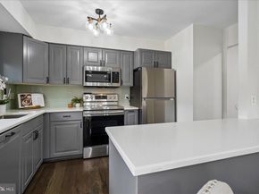 3220 S 28TH Street 202, Alexandria VA 22302