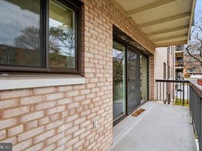 3220 S 28TH Street 202, Alexandria VA 22302