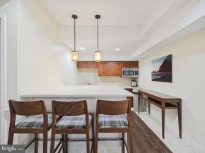 327 Carson Terrace 327, Huntingdon Valley PA 19006