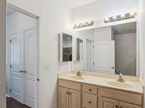 327 Carson Terrace 327, Huntingdon Valley PA 19006