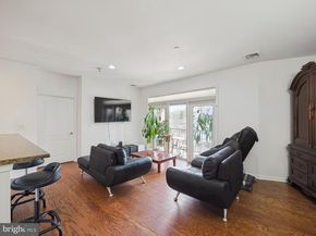 327 Carson Terrace 327, Huntingdon Valley PA 19006