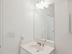 327 Carson Terrace 327, Huntingdon Valley PA 19006