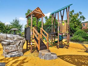 905 South Carolina Avenue SE 6, Washington DC 20003