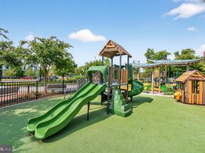 905 South Carolina Avenue SE 6, Washington DC 20003