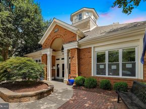 2111 Highcourt Lane 201, Herndon VA 20170