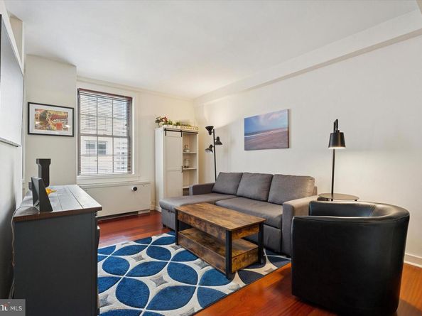 219 S 18TH Street 902, Philadelphia PA 19103