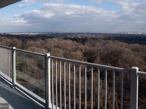 3900 Ford Road 20E, Philadelphia PA 19131