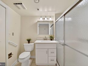 900 N Taylor Street 1905, Arlington VA 22203