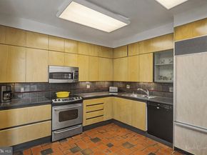 1800 Rittenhouse Square 702, Philadelphia PA 19103