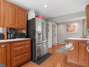 647 Fernfield Circle, Wayne PA 19087