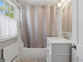 647 Fernfield Circle, Wayne PA 19087