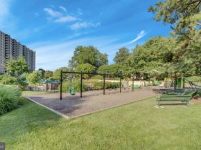 307 Yoakum Parkway 706, Alexandria VA 22304
