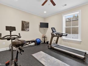 1420 Kurtz Road, Mclean VA 22101