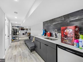 2709 W Glenwood Avenue, Philadelphia PA 19121