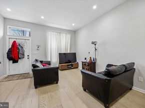 2709 W Glenwood Avenue, Philadelphia PA 19121
