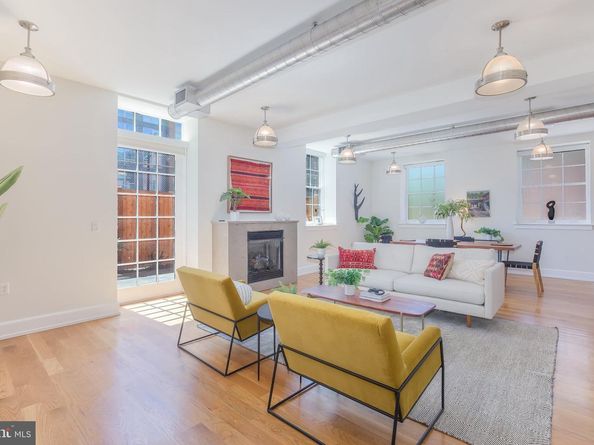 215 I Street NE 105, Washington DC 20002