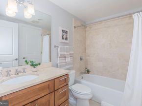 215 I Street NE 105, Washington DC 20002