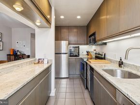 2217 Delancey Place 6, Philadelphia PA 19103