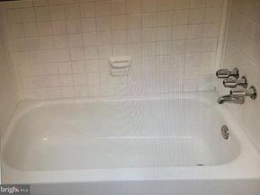 2226 Castle Rock Square 1B, Reston VA 20191