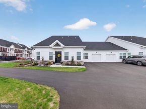83 Cedar Circle, Levittown PA 19055