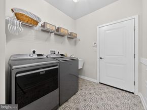 83 Cedar Circle, Levittown PA 19055