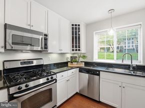 4081 S Four Mile Run Drive 103, Arlington VA 22204