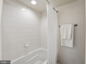 4081 S Four Mile Run Drive 103, Arlington VA 22204