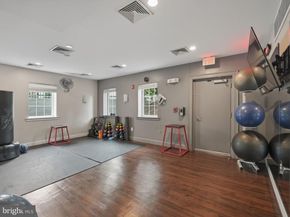4081 S Four Mile Run Drive 103, Arlington VA 22204