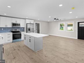 30 Orangewood Drive, Levittown PA 19057