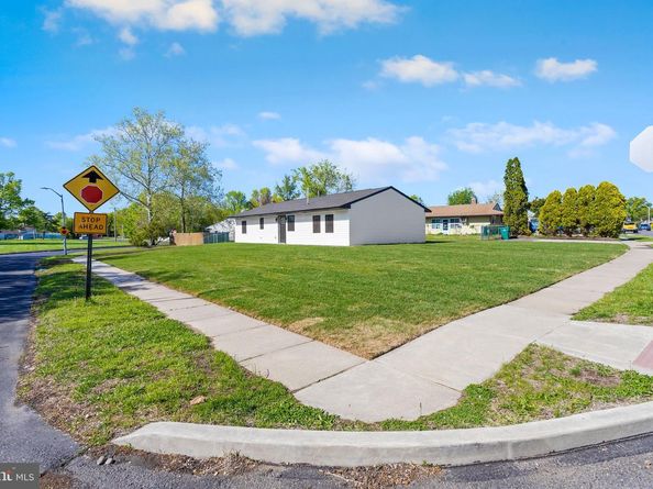 30 Orangewood Drive, Levittown PA 19057