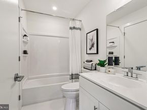 956 Riverplace Drive 56O, Conshohocken PA 19428