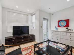 206 N 22nd Street E, Philadelphia PA 19103